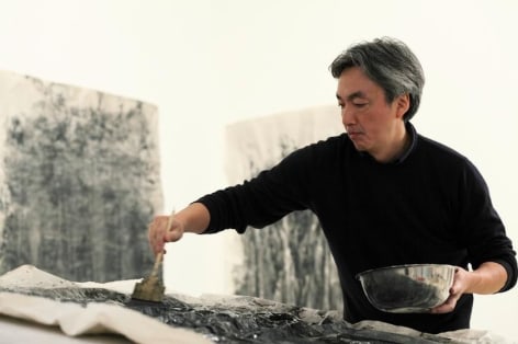 , Hiroshi Senju in his New York studio