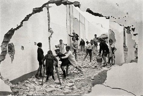 Henri Cartier-Bresson , Seville, Spain, 1933