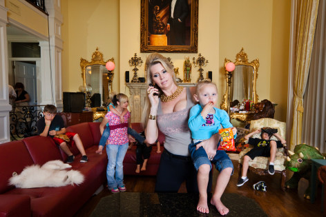 Jackie with some of her eight children in her living room, Windermere, Florida, 2009, Archival Pigment Print