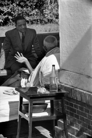 Henri Cartier-Bresson, Gandhi, 1948