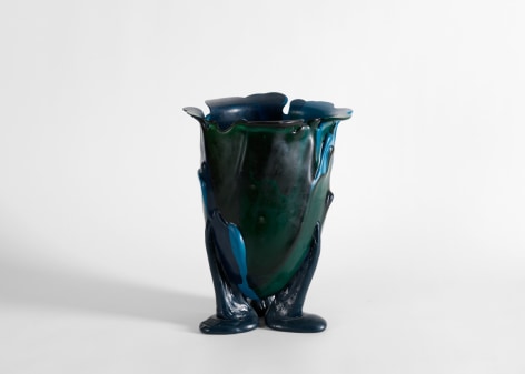 pesce resin vase