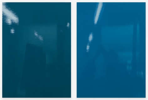 Kate Shepherd Groove (bolts), 2019 Enamel on panel Diptych; each: 42 x 30 inches (106.7 x 76.2 cm) Overall: 42 x 63 inches (106.7 x 160 cm) GL14478 (Photographed with reflections)