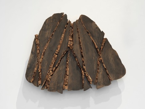 Ursula von Rydingsvard Fan with Shims II, 2019 Cedar and graphite 31 x 40 x 6 in (78.7 x 101.6 x 15.2 cm) (GL14937)