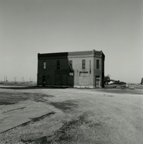 Frank Gohlke, Building in the Shadow of a Grain Elevator, Cashion, Oklahoma