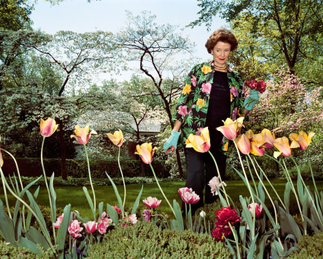 Sage Sohier, Mum in her garden, Washington D.C., 2003