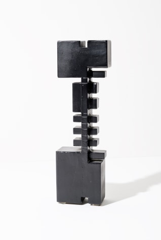 Elsa Gramcko, Sin t&iacute;tulo [Untitled], 1965. Painted iron, 11 13/16 x 3 1/2 x 1 15/16 in.&nbsp;(30 x 9 x 5 cm.)