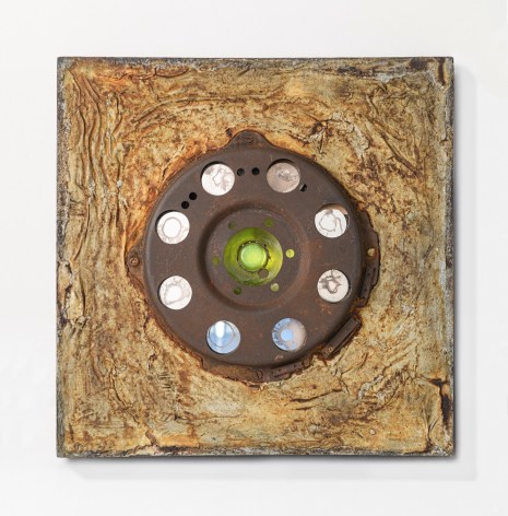 Elsa Gramcko, Experiencia de luz [Light Experience], 1966. Car clutch, mirrors and diverse materials on wood, 21 5/8 x 21 5/8 in.