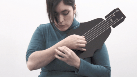 Fabiana Cruz, Blackbird, from the series Instruments Imaginaires #1, 2008. Video, 1:59 minutes.
