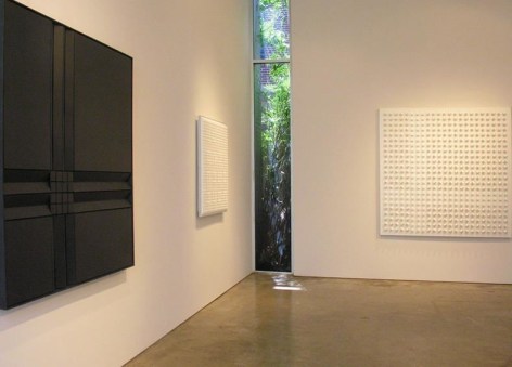 Luis Tomasello, Sicardi Gallery installation view, 2009