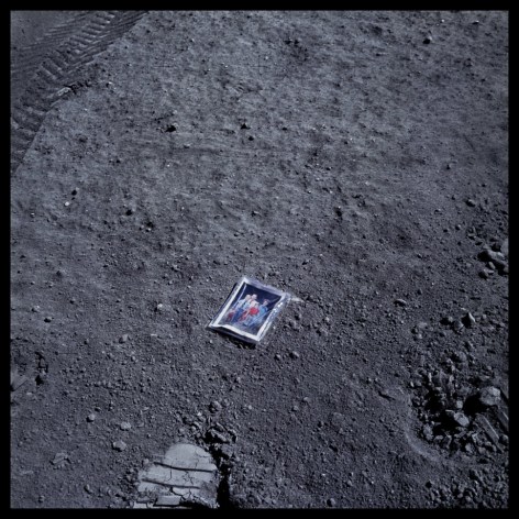 058 Image of Charles Duke&#039;s Family on Lunar