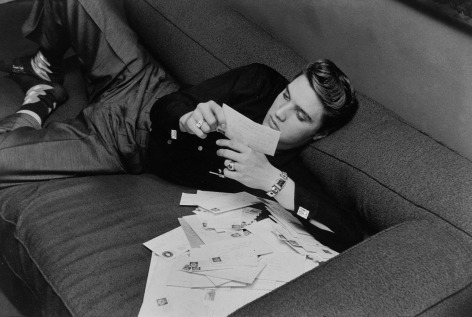 Alfred Wertheimer, Elvis Presley Reading His Fan Mail, 1956