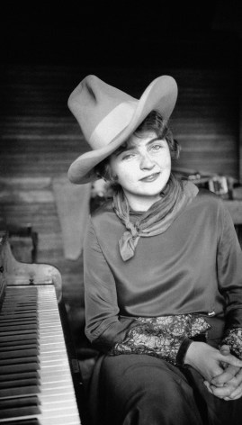 Lora Webb Nichols, Sylvia Oldman, 1927