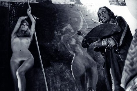 YUL BRYNNER Salvador Dali painting Amanda Lear, Spain, 1971