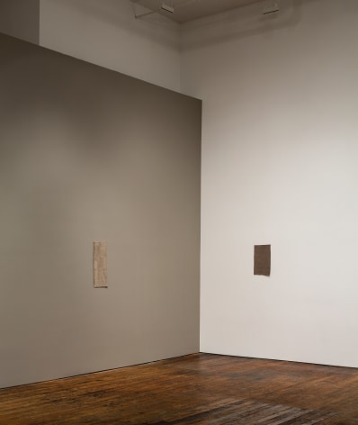 Helen Mirra: Bones are spaces&nbsp;&ndash; installation view 16