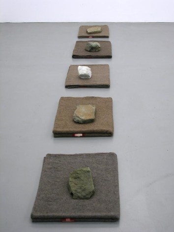 Helen Mirra: Conscience de pierre&nbsp;&ndash; installation view 3