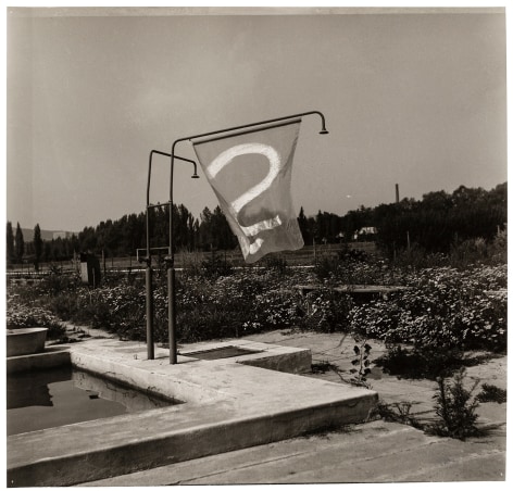 J&Uacute;LIUS KOLLER (1939&ndash;2007), Ot&aacute;znik (Anti-Happening) [Question Mark (Anti-Happening)]&nbsp;