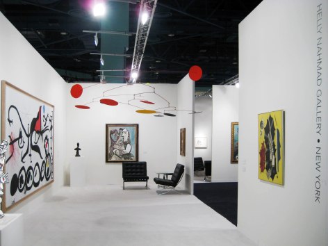 Installation view of&nbsp;Art Basel | Miami Beach 2018, booth D08. Photography by&nbsp;Studio MDA., &copy; 2018 Calder Foundation, New York / Artist Right Society (ARS), New York.&nbsp;&copy;Helly Nahmad Gallery NY.