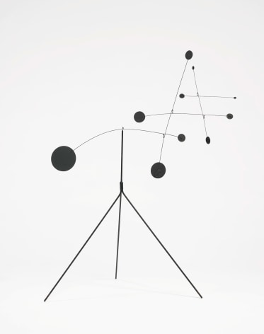 Alexander Calder, TIC TAC TOE, 1941, Sculpture: Painted sheet metal and wire standing mobile