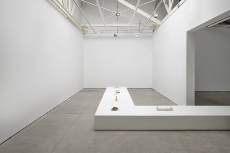 Kenji Ide, The time of a shadow, Matthew Brown, Los Angeles, 2025. Installation view., (Photo: Paul Salveson)