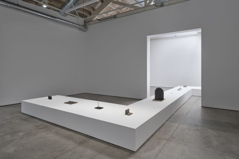 Kenji Ide, The time of a shadow, Matthew Brown, Los Angeles, 2025. Installation view., (Photo: Paul Salveson)