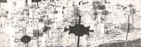 Mario Giacomelli, Paesaggio, ​n.d. Rows of metal cemetery crosses on a white field.