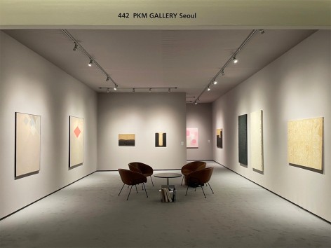 Installation view of PKM Gallery stand (no. 442) in TEFAF Maastricht 2023., Courtesy of PKM Gallery.