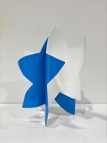 Wonwoo Lee, Dancing Star &amp;lt;20220307&amp;gt;, 2022. Stainless steel, urethane paint, 44 x 34 x 35 cm. Courtesy of the artist &amp;amp; PKM Gallery.