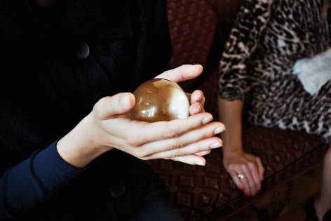 Psychometry Experiment with Helen Duncan&rsquo;s Crystal Ball. Arthur Findlay College, England (from Seance), 2012