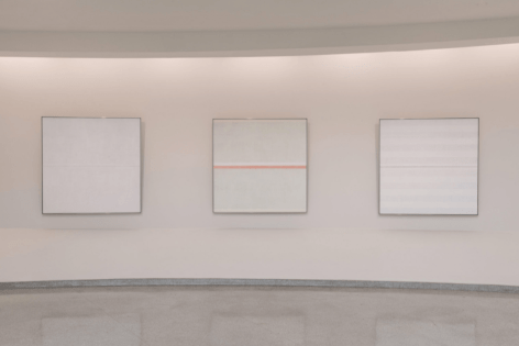 Installation view,&nbsp;Agnes Martin, Solomon R. Guggenheim Museum, New York (October 7, 2016 &ndash; January 11, 2017)&nbsp;