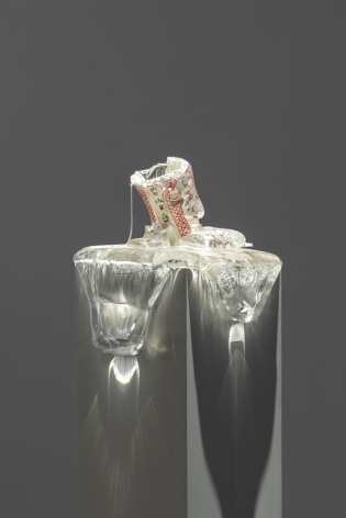 Afra Al Dhaheri, Preserving impatience I, 2017, Glass, porcelain, 20 x 20 x 10 cm