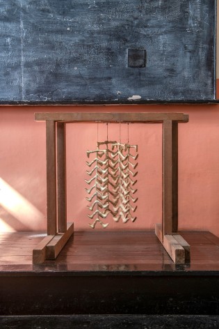 Hera Büyüktaşcıyan, Fishbone IV, 2019, Bronze, wood, mechanism