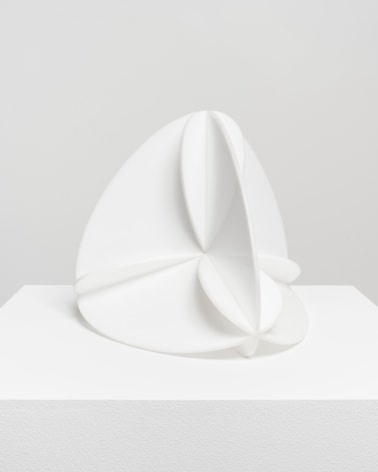 This is an image of an acrylic sculpture made by Ruth Vollmer in 1970 titled: Intersecting Ovals.