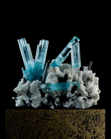 Fine Mineral photograph of Aquamarine for Wilensky Exquisite Minerals habits exhibition.