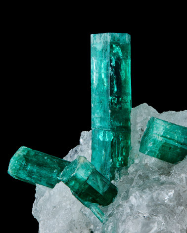 fine mineral detail photograph of an emerald on quartz from Wilensky Exquisite Minerals.