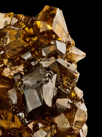 a fine mineral detail photograph of garnet from Wilensky Exquisite Minerals