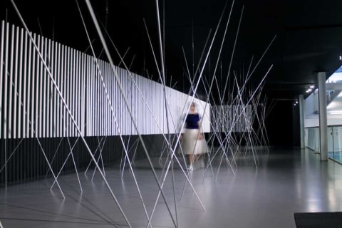 Ecos de un pasado geométrico: Magdalena Fernández revisita a los abstraccionistas geométricos en el Museo de Art Carrillo Gil