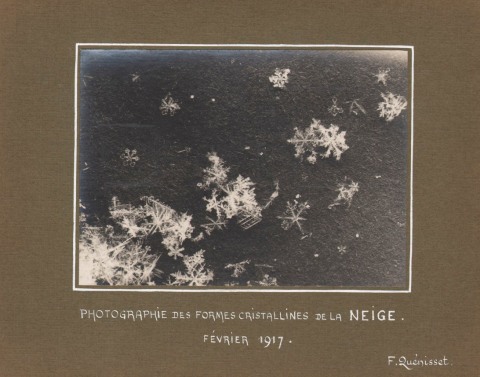 F QUENISSET PHOTOGRAPH OF SNOWFLAKE CRYSTALS, 1917