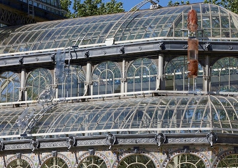 Nairy Baghramian participates in Palacio de Cristal in Madrid with her exhibition Breathing Spell (Un respiro)