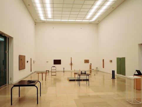 Roman Ondak participates in Kunstforum Ostdeutsche Galerie Regensburg in Regensburg with her exhibition Based on True Events