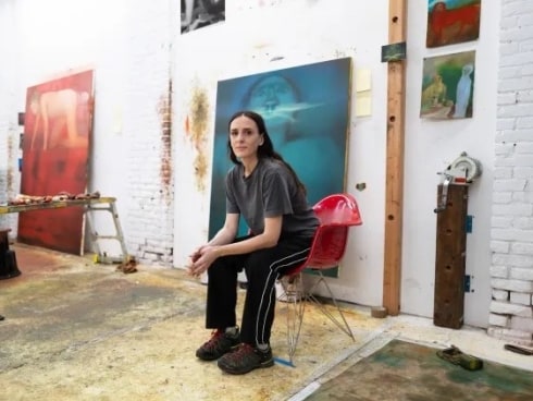 In Elizabeth Glaessner’s “Running Water,” Bodies Become Myths in Flux