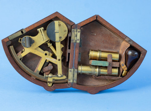 EXTREMELY RARE MINIATURE BRASS SEXTANT BY FAMED MAKER JESSE RAMSDEN. Circa 1785