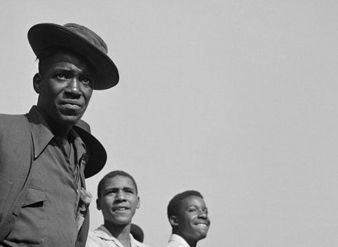 Gordon parks, a choice of weapons, howard greenberg gallery, 2021