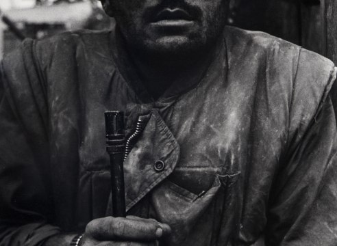 Don McCullin, Shell Shocked Marine, Vietnam, Hue, 1968, Howard Greenberg Gallery, 2019
