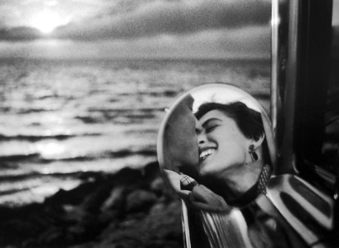 ELLIOTT ERWITT (1928-2023), California Kiss, 1956