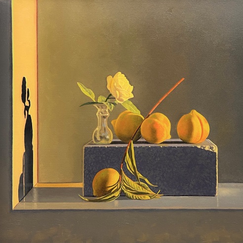 a still-life painting by David Ligare of peaches and a rose in a small glass vase in strong light of a setting sun