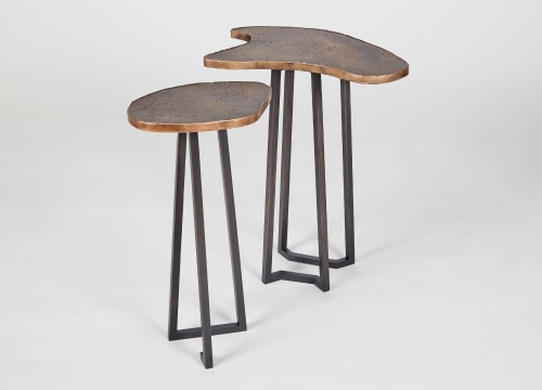 Side tables fanning