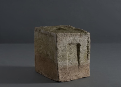 Yongjin Han sculpture