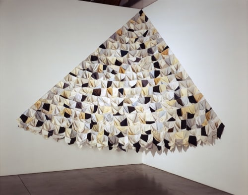 Janine Antoni,&amp;nbsp;Grope, 1990, pockets from men&amp;#39;s work pants hand sewn together, dimensions variable (492 pockets installed)