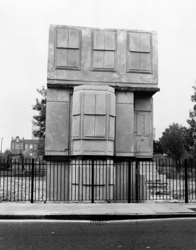 Rachel Whiteread, Untitled (House), 1993. Concrete, wood, and steel.

(Demolished January 11, 1994)