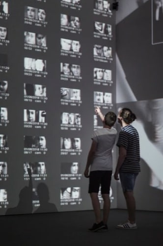 Rafael Lozano-Hemmer in collaboration with Krzysztof Wodiczko  Zoom Pavilion  2015  Interactive video installation  Dimensions variable  Courtesy: bitforms gallery, New York  Musée d'Art Contemporain de Montréal, Montréal, Québec, Canada, 2018.